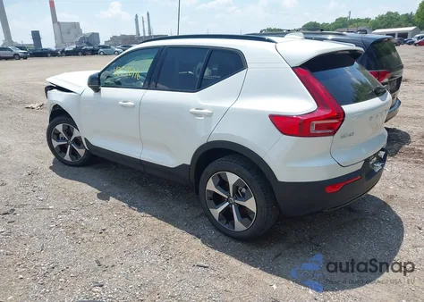 2025 Volvo Xc40 B5 Plus Dark Theme z USA, uszkodzony, nr VIN YV4L12UC9S2582694